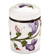 Oakmoss scented candle in ceramic jar